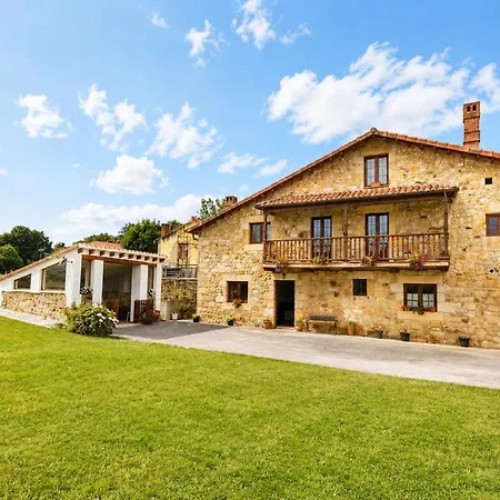 Casona De Piedra Con Jardin Cerca De Cabarceno Penagos