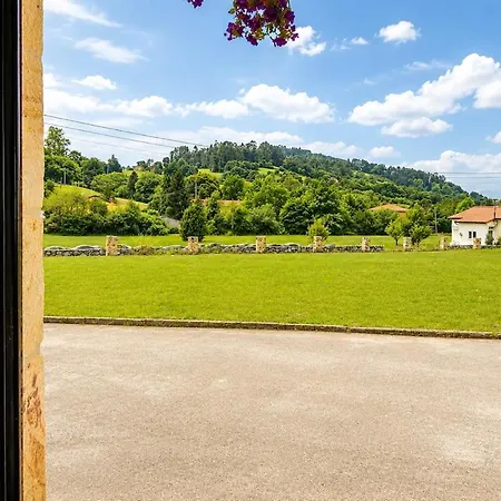 Casona De Piedra Con Jardin Cerca De Cabarceno *