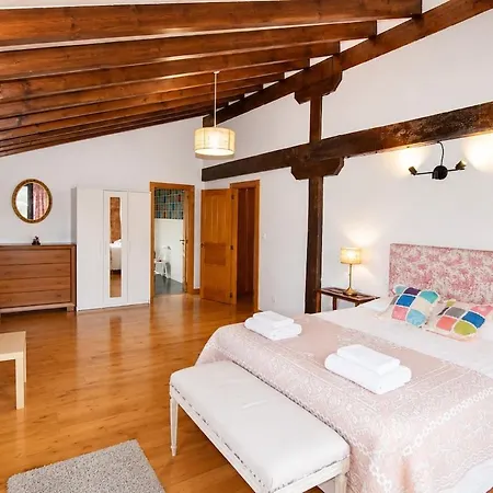 Casona De Piedra Con Jardin Cerca De Cabarceno *