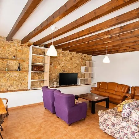 Casona De Piedra Con Jardin Cerca De Cabarceno *