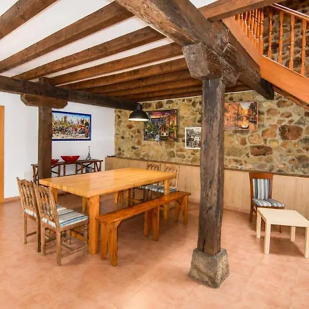 Casona De Piedra Con Jardin Cerca De Cabarceno Penagos