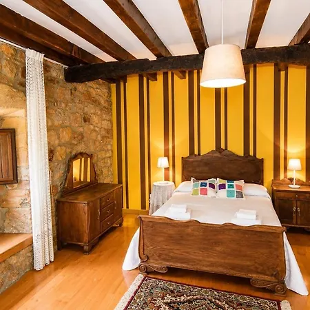 Casona De Piedra Con Jardin Cerca De Cabarceno Penagos