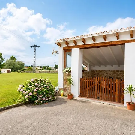 Casona De Piedra Con Jardin Cerca De Cabarceno *