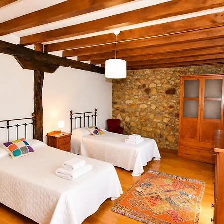 Casona De Piedra Con Jardin Cerca De Cabarceno Penagos